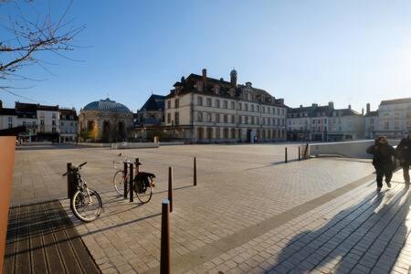 Le Petit France - Hyper Centre De Fontainebleau - Proche Insead Apartment Ngoại thất bức ảnh